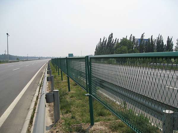 高速公路防护网图片2